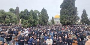 نحو 90 ألف فلسطيني يؤدون صلاة الجمعة الأولى من رمضان في المسجد الأقصى المبارك