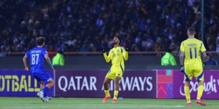 النصر يستدرج الاستقلال لحسم بطاقة العبور