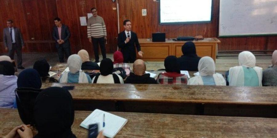 رئيس جامعة بنها يتفقد الدارسة بكليتي الآداب والتجارة وتجديدات مبنى الجراحة بالمستشفى الجامعي