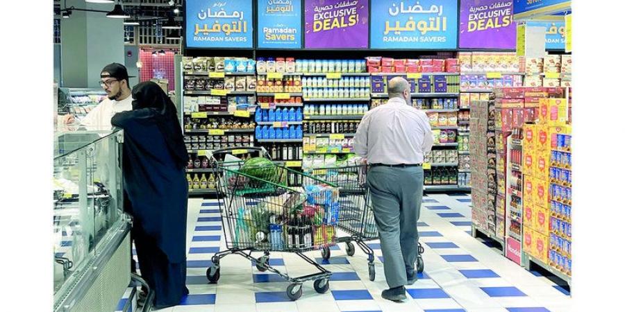 فروق في أسعار «سلع مخفّضة» بين منافذ بيع تصل إلى 60% خلال رمضان